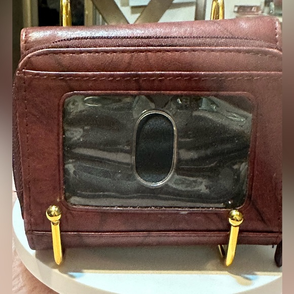 Buxton women's Top Grain Cowhide
Exterior Burgundy Wallet - Picture 3 of 11
